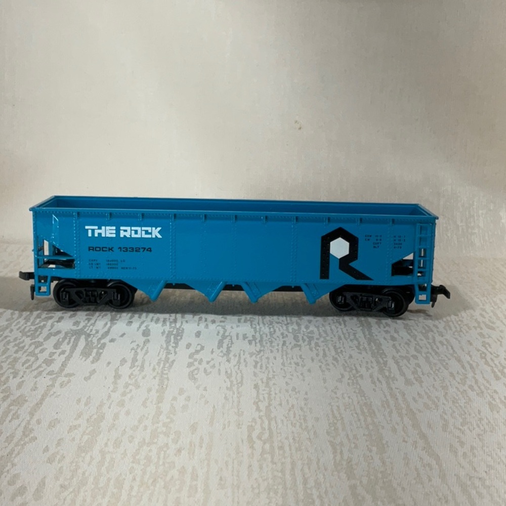 Bachmann HO Scale The Rock Island Open Quad Offset Hopper